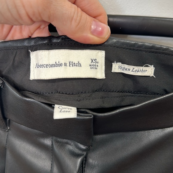 ABERCROMBIE AND FITCH VEGAN LEATHER CURVE LOVE TAILORED WIDE LEG PANT XS - Picture 10 of 10